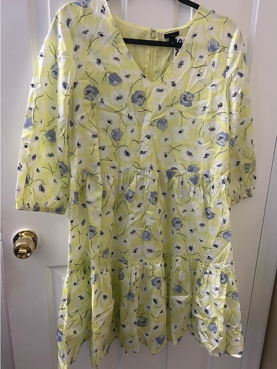 Ann Taylor Factory Dresses & Skirts - Ann Taylor Yellow Floral V-Neck Dress Size 10 NEW